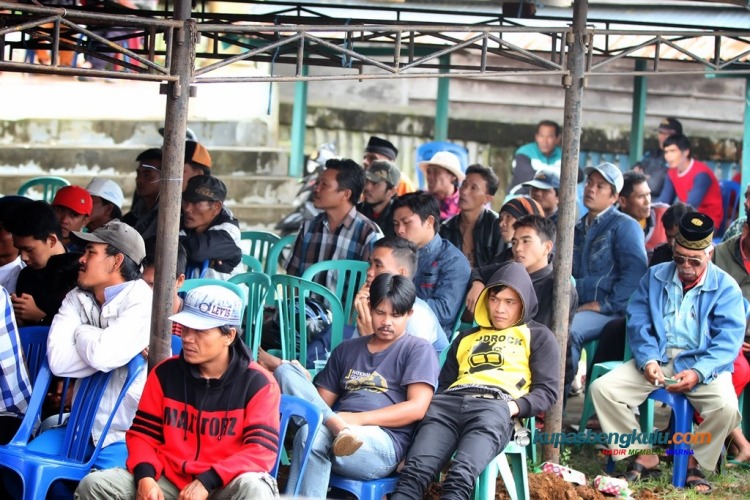 Antusias warga yang hadir dari tiga kecamatan yakni, Rimbo Pengadang, Topos dan Lebong Selatan