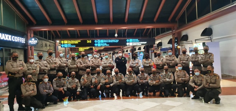 100 Resimen Vaksinator Covid-19 Diterbangkan ke PON XX Papua