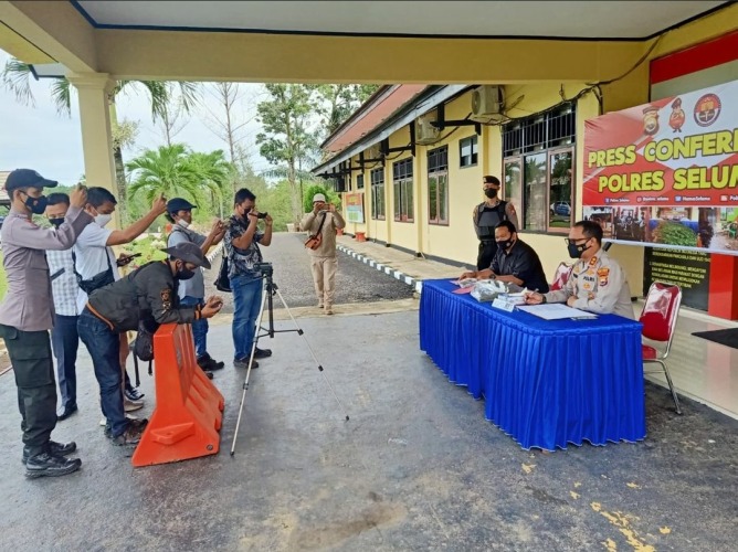 Polres Seluma Gelar Konferensi Pers Terkait Temuan Ladang Ganja