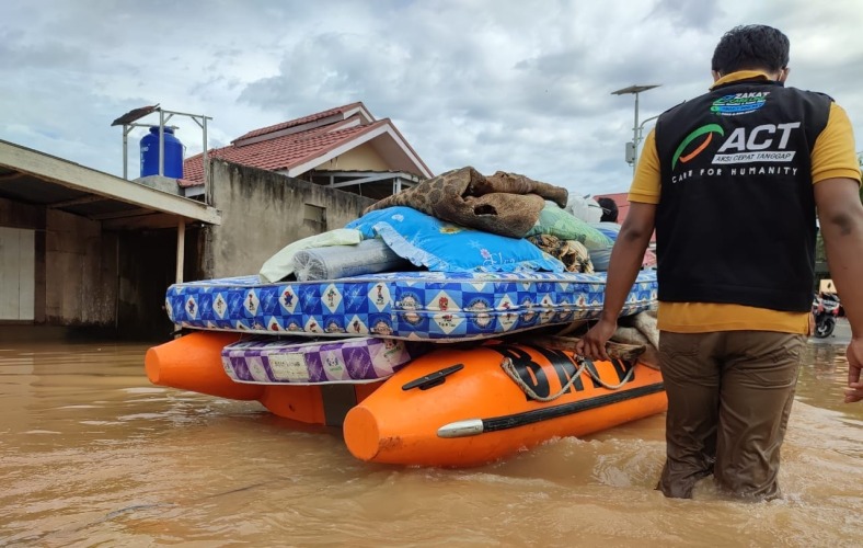 ACT-MRI Peduli Banjir, Bangun Posko Dapur Umum hingga Aksi Medis