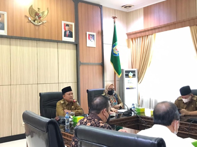 Pemilik Hotel dan Cafe di Pantai Panjang Sepakati Percantik Jalan dengan Lampu Penerangan