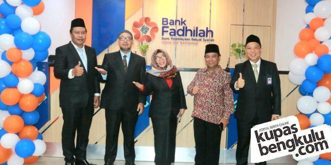 Direktur Utama Bank Fadhilah Dendy Prasetya setelah meresmikan gedung baru Bank Fadhilah (Eks Balai Adat), Foto: Dok