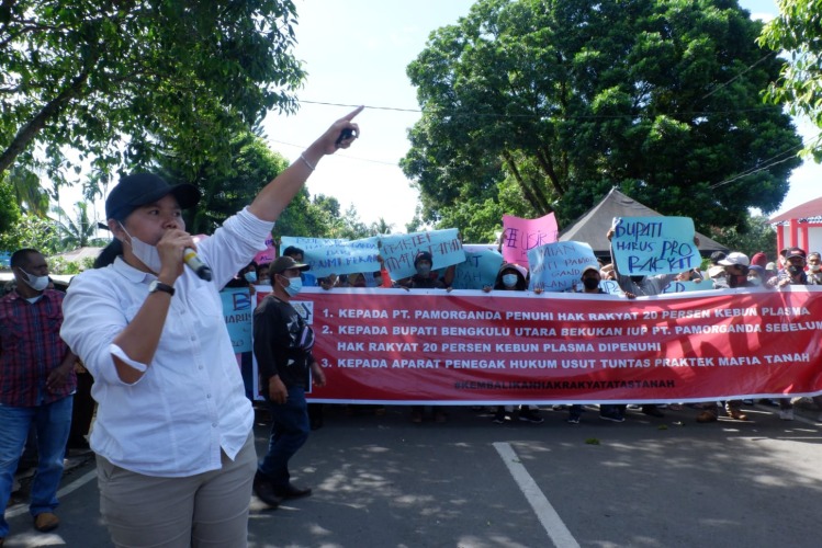 Aksi Demo Warga Tuntut Bupati Mian Tutup PT. Pamor Ganda