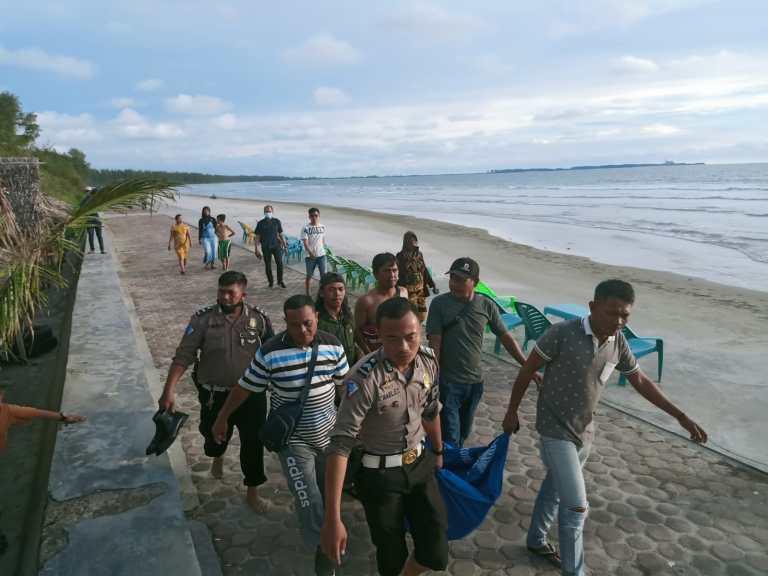 Polisi Selidiki Penyebab Kematian Mayat yang Ditemukan di Pantai Panjang