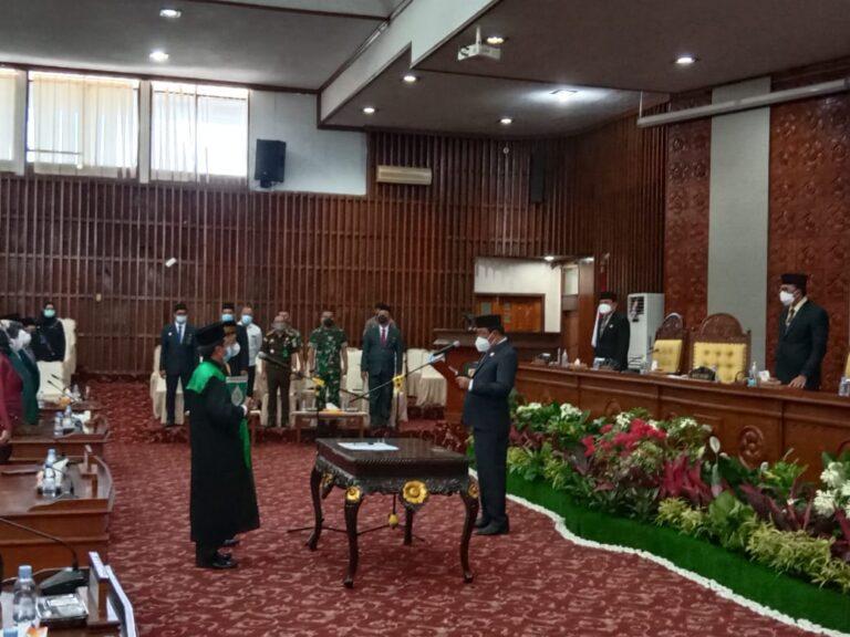 Ketua DPRD Provinsi Bengkulu Ihsan Fajri saat pengambilan sumpah anggota PAW Raharjo Sudiro di gedung Paripurna, Senin, 17 Januari 2022, Foto: Dok