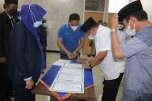 Sekda Arif Gunadi saat melantik Direktur dan 13 pejabat eselon RSHD Kota Bengkulu, Jumat, 21 januari 2022, Foto: Dok/MC