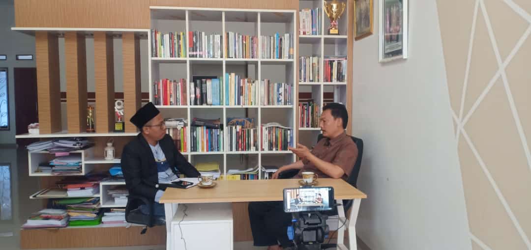 Pengamat Politik dan Dosen Universitas Hazairin Bengkulu, Rahiman Dani Saat Diwawancarai Televisi Lokal Bengkulu, Foto: Dok/RMOLBengkulu