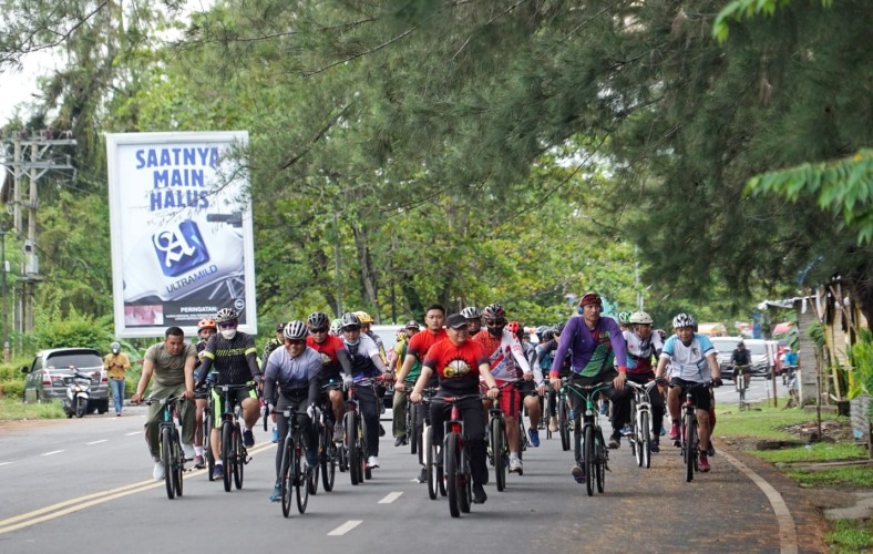 Gubernur Gowes Bareng Forkopimda pada HUT Korem 041/Gamas Ke-76, Foto: Dok
