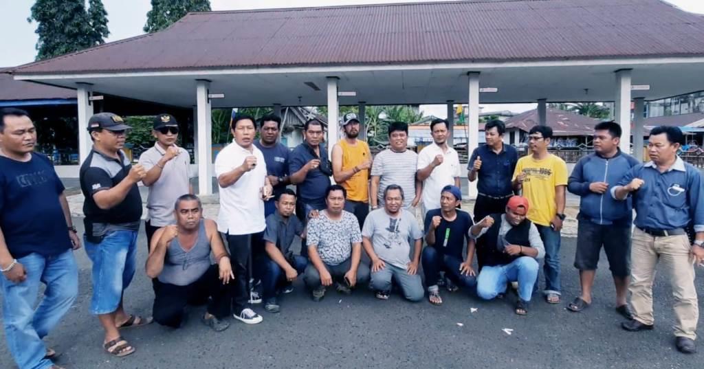 Insan pers Bengkulu Selatan usai menggelar rapat penolakan Perbup Gusnan Mulyadi, Jumat, 18 Februari 2022, Foto: Dok