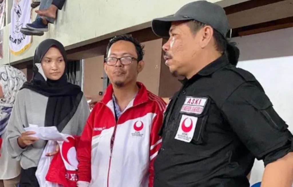 Usin ketika memberikan motivasi kepada atlit yang mengikuti kompetisi, Foto: Dok