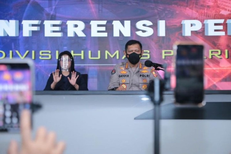 Kabag Penum Divisi Humas Polri Kombes. Pol. Gatot Repli Handoko saat menggelarkonferensi pers terkait kasus Binomo, Jumat, 4 Maret 2022, Foto: Dok/Mc Polri