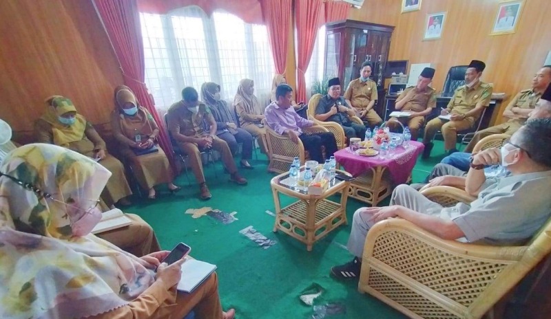 Anggota Komisi I DPRD Kota Bengkulu saat melakukan kunjungan kerja ke Dinas Tenaga Kerja dan Dispora Kota Bengkulu, Senin, 21 Maret 2022, Foto: Dok