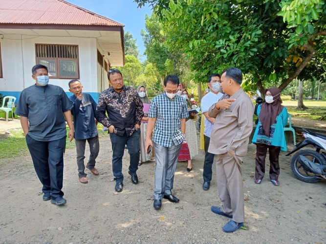 Komisi 2 DPRD Kota Bengkulu saat melakukan sidak ke Dinas Lingkungan Hidup Kota Bengkulu, Senin, 4 April 2022, Foto: Dok