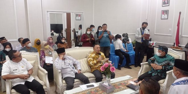 Kunjungan TPPS Kota Bengkulu ke Wakil Walikota Bengkulu Dedy Wahyudi di ruang kerjanya, Kamis, 7 April 2022, Foto: Dok