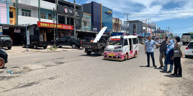 Survey dilapangan titik perbaikan jalan, Foto: Dok