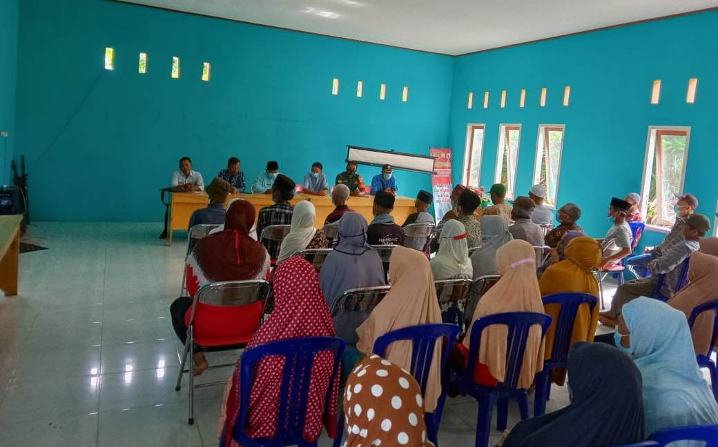 Kegiatan penyaluran bantuan langsung tunai di Desa Mekar Jaya, Kecamatan Air Rami, Kabupaten Mukomuko, Kamis, 28 April 2022, Foto: Dok