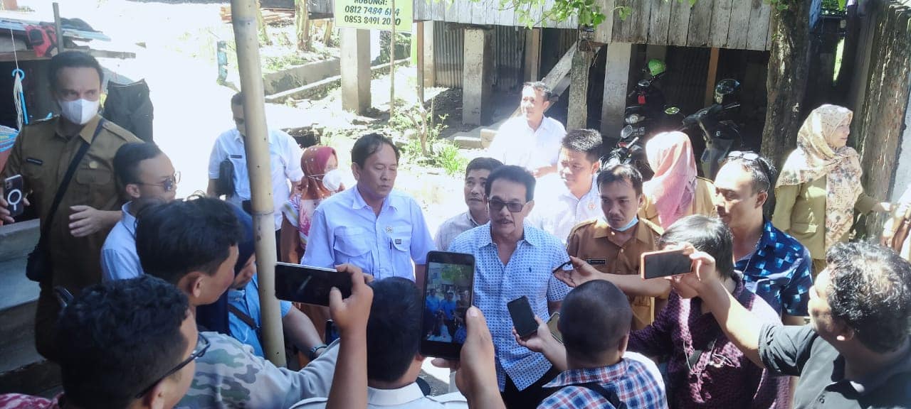 Komisi II DPRD Kota Bengkulu saat melakukan sidak di Kelurahan Pengantungan Kecamatan Ratu Samban, Senin, 30 Mei 2022, Foto: Dok