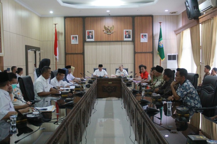 Hearing DPW Ormas Lumbung Informasi Rakyat (LIRA) dan perwakilan masyarakat desa penyangga menggelar bersama anggota Gugus Tugas Reforma Agraria (GTRA) Provinsi Bengkulu, Rabu, 22 Juni 2022, Foto: Dok