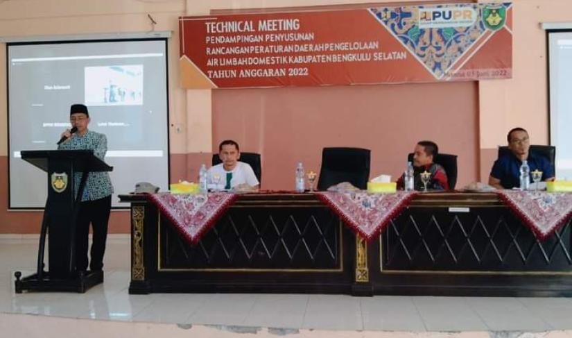 Sekda Sukarni saat membuka kegiatan pendampingan penyusunan rancangan perturan daerah tentang pengelolaan air limbah domestik, Foto: Dok