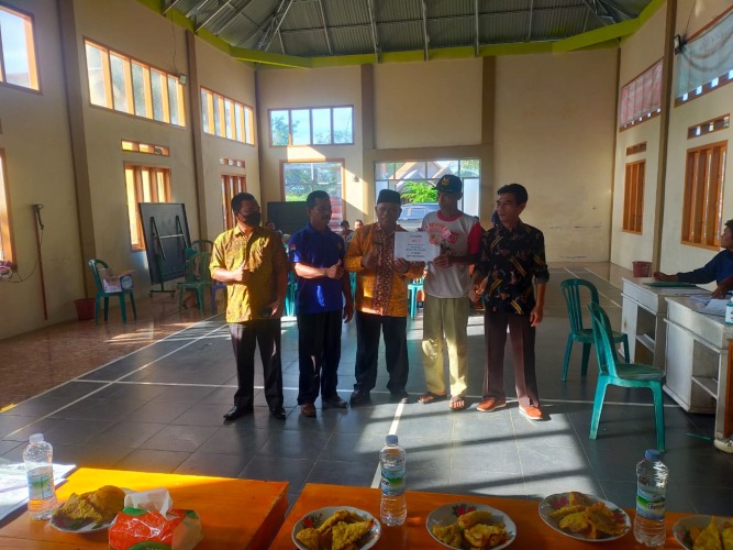 89 KPM Desa Tirta Kencana Terima Bantuan Langsung Tunai