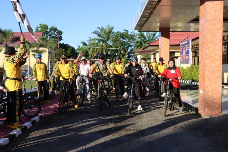 Polres Mukomuko Gelar Kegiatan Funbike, Senam hingga Tanam Pohon
