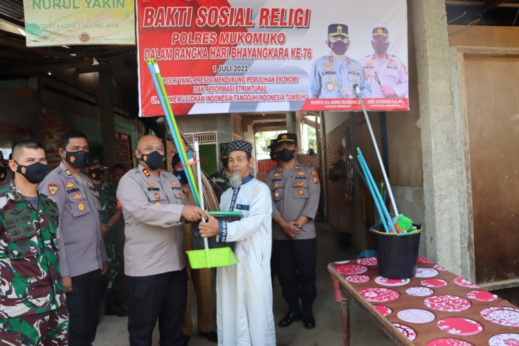 Polres Mukomuko Gelar Baksos Religi di 3 Tempat Ibadah