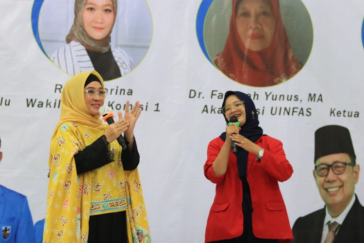 Ketua TP PKK bersama Anggota legislatif DPRD Provinsi Bengkulu, Ria Oktarina saat menjadi Keynote Speaker, Foto: Dok
