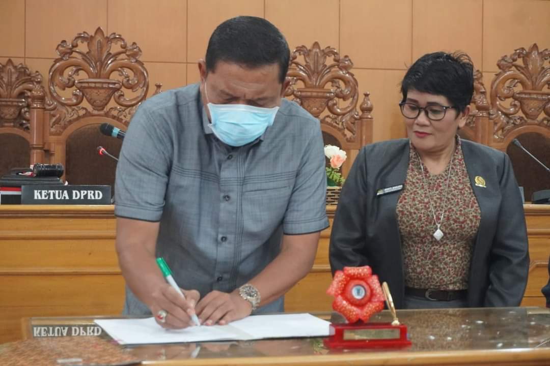 DPRD BU Gelar Paripurna Tanggapan Fraksi Tentang Raperda APBD 2021
