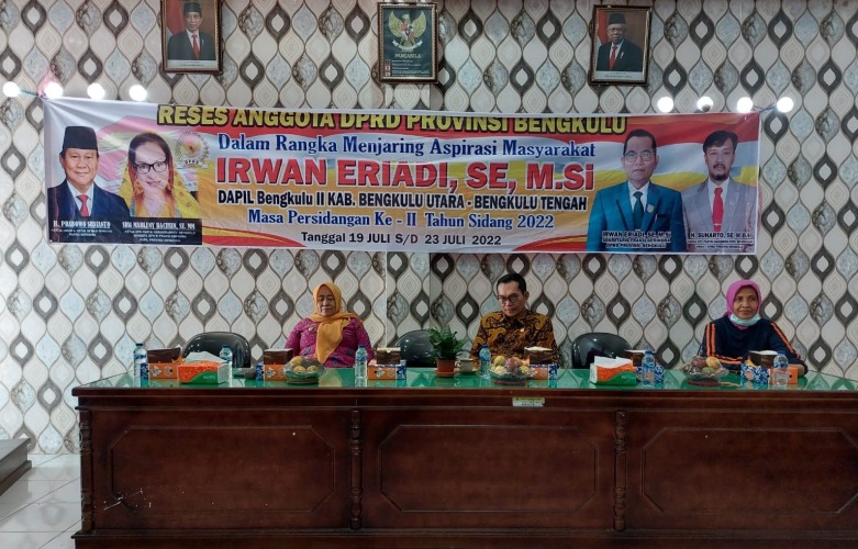 Kegiatan reses anggota DPRD Provinsi Bengkulu Irwan Eriadi, SE, M.Si di kantor Camat Talang Empat Kabupaten Bengkulu Tengah, Jumat, 22 Juli 2022, Foto: Dok