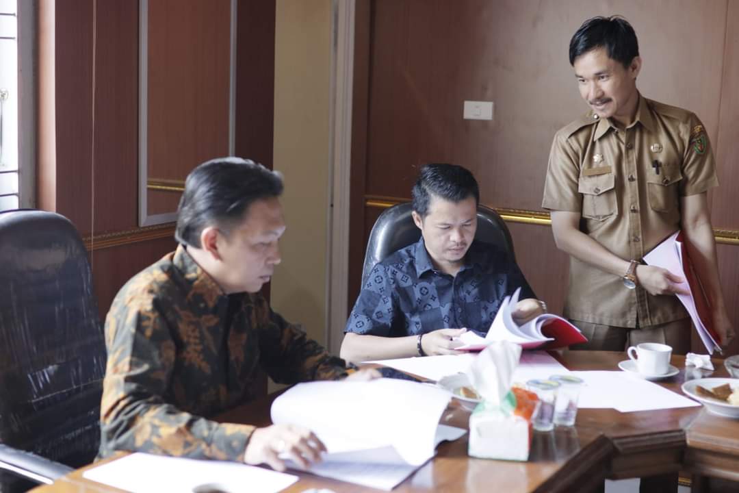 Komisi I DPRD Bengkulu Selatan saat melaksanaka rapat bersama Satpol PP dan Dinas Perpusda, Senin, 1 Agustus 2022, Foto: Dok