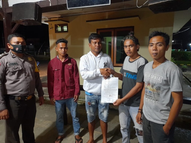 Kedua belah pihak yang bertikai sepakat berdamai di Polsek Mukomuko Selatan, Selasa, 23 Agustus 2022, Foto: Dok