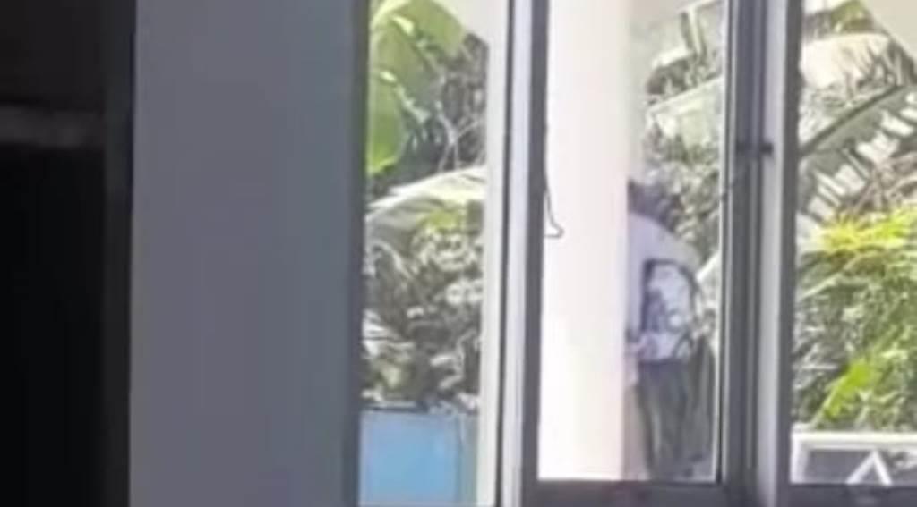 Tangkapan layar pasangan yang diduga oknum ASN melakukan aksi tidak senonoh di belakang Masjid Agung Seluma, Foto: Dok