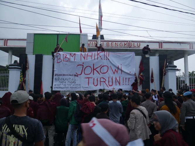 Aksi demonstrasi AMM Bengkulu di Kantor DPRD Provinsi Bengkulu, Selasa, 20 September 2022, Foto: Dok/Irfan Arief