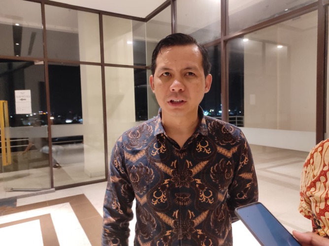 General Manager Mercure Bengkulu, Herman Tri Wuryanto saat wawancara dengan awak media di Jawa Meeting Room Hotel Mercure Bengkulu, Kamis, 29 September 2022, Foto: Dok/Irfan Arief