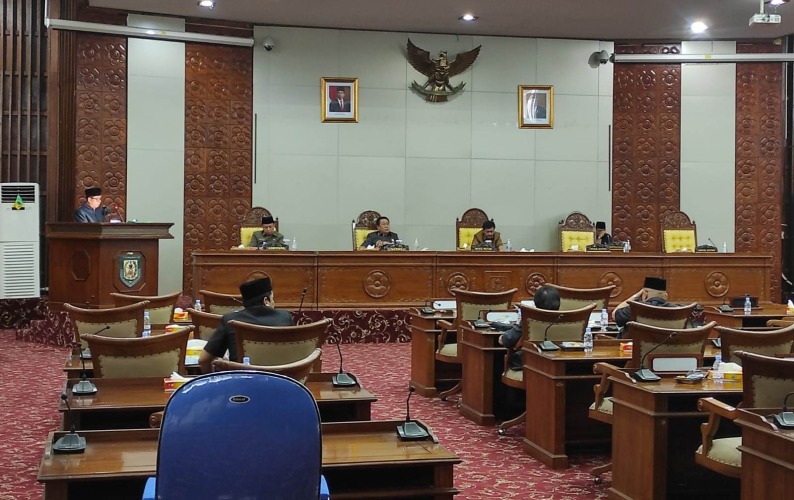 Rapat paripurna ke 9 masa persidangan ke III tahun sidang 2022 tentang pandangan umum fraksi-fraksi atas raperda RAPBD Provinsi Bengkulu tahun anggaran 2023, Senin, 10 Oktober 2022, Foto: Dok/Irfan Arief
