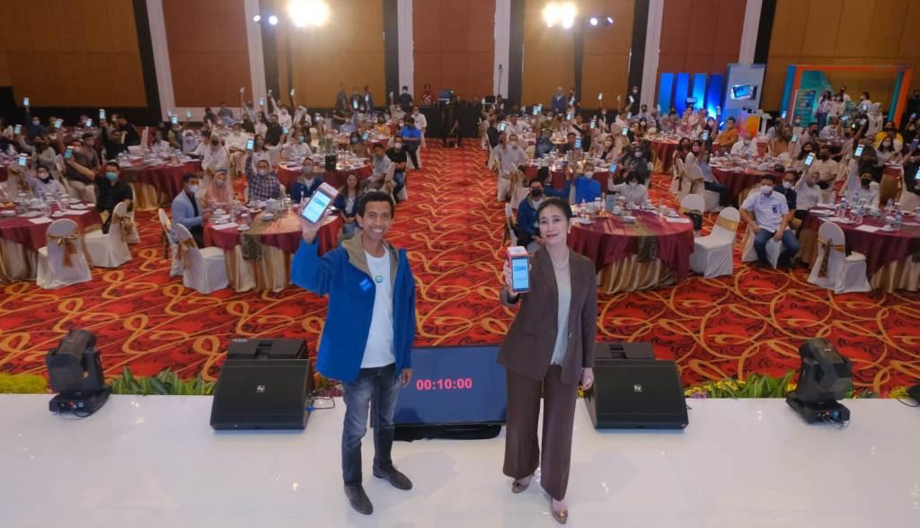 Swafoto BRI dan PT Majoo Teknologi Indonesia saat menunjukan solusi untuk Merchant Indonesia, Foto: Dok Swafoto BRI dan PT Majoo Teknologi Indonesia saat menunjukan solusi untuk Merchant Indonesia, Foto: Dok