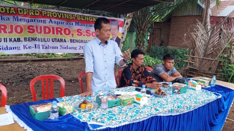 Anggota DPRD Provinsi Bengkulu, Raharjo Raharjo Sudiro S.Sos saat memaparkan penyampaian Reses Masa Sidang Ke-III Tahun Sidang 2022, Foto: Dok Anggota DPRD Provinsi Bengkulu, Raharjo Raharjo Sudiro S.Sos saat memaparkan penyampaian Reses Masa Sidang Ke-III Tahun Sidang 2022, Foto: Dok