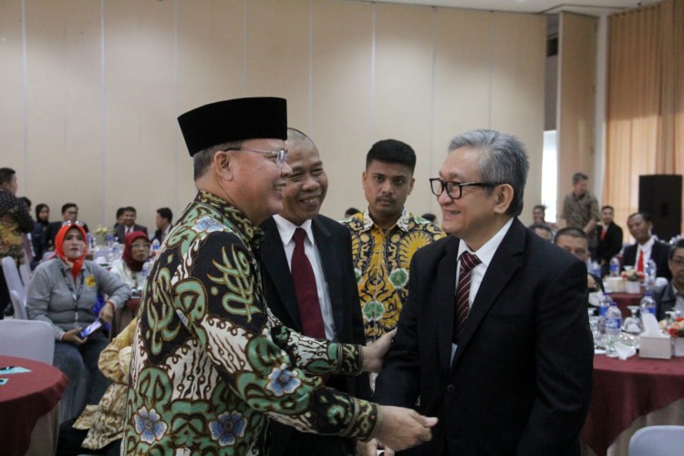 Gubernur Rohidin Hadiri Pelantikan IKADIN Provinsi Bengkulu