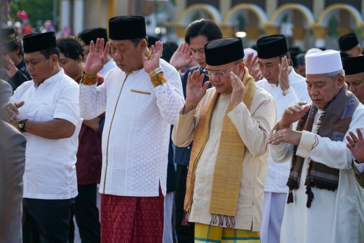 Rohidin Mersyah: Jadikan Lebaran Tahun Ini Momentum Perbaiki Diri