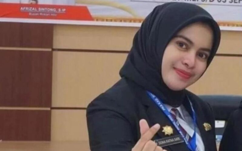 Sosok wanita yang diduga DRS, Foto: Dok/Instagram @pkufyp
