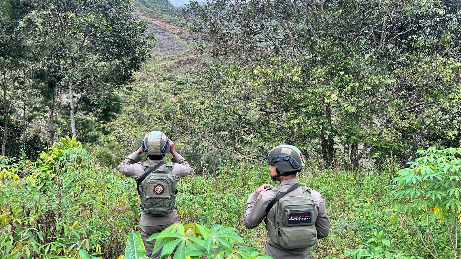 Patroli Jalan Kaki, Personel Ops Damai Cartenz Jaga Keamanan di Puncak Jaya